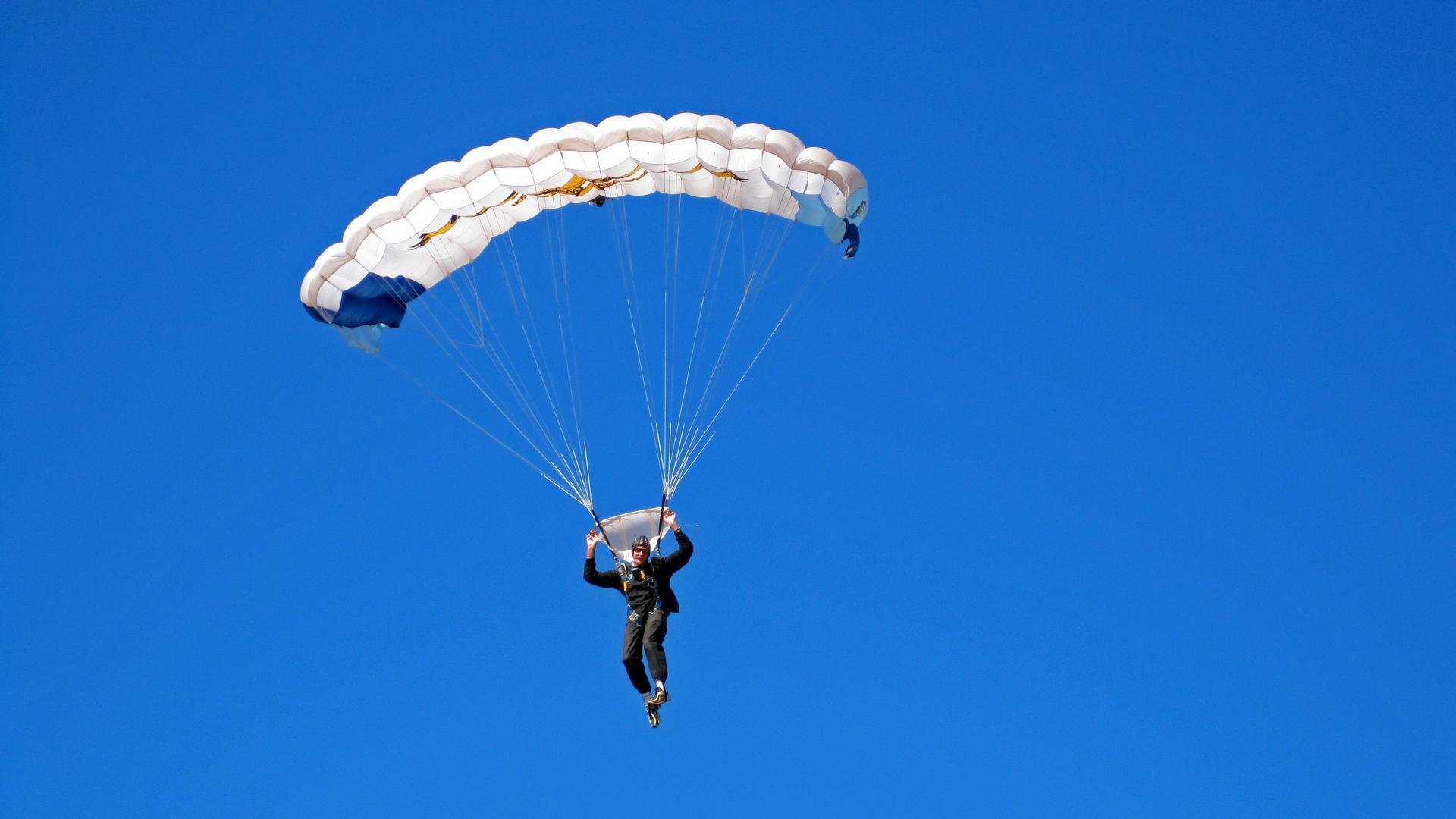 “三叉湖飞盘赛：挑战精准与速度，竞技新高峰”