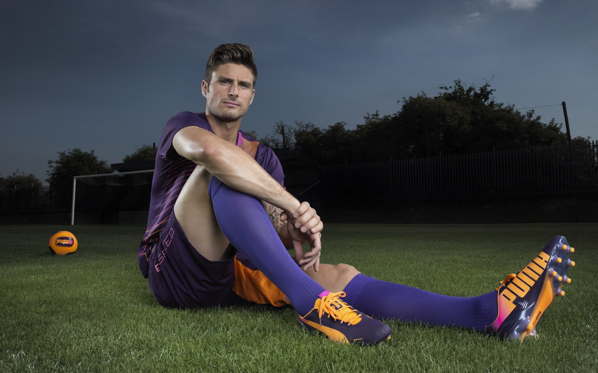 JiuyouAPP下载-边后卫前插逼抢提升压迫覆盖率，边后卫的要求